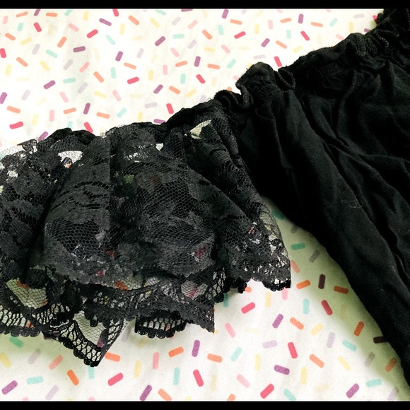 NEW Vintage Lace Flutter Sleeve Crop Top - Picture 2 of 6